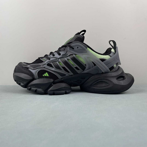 D  Adidas XLG Runner Deluxe  JP5764  36-45